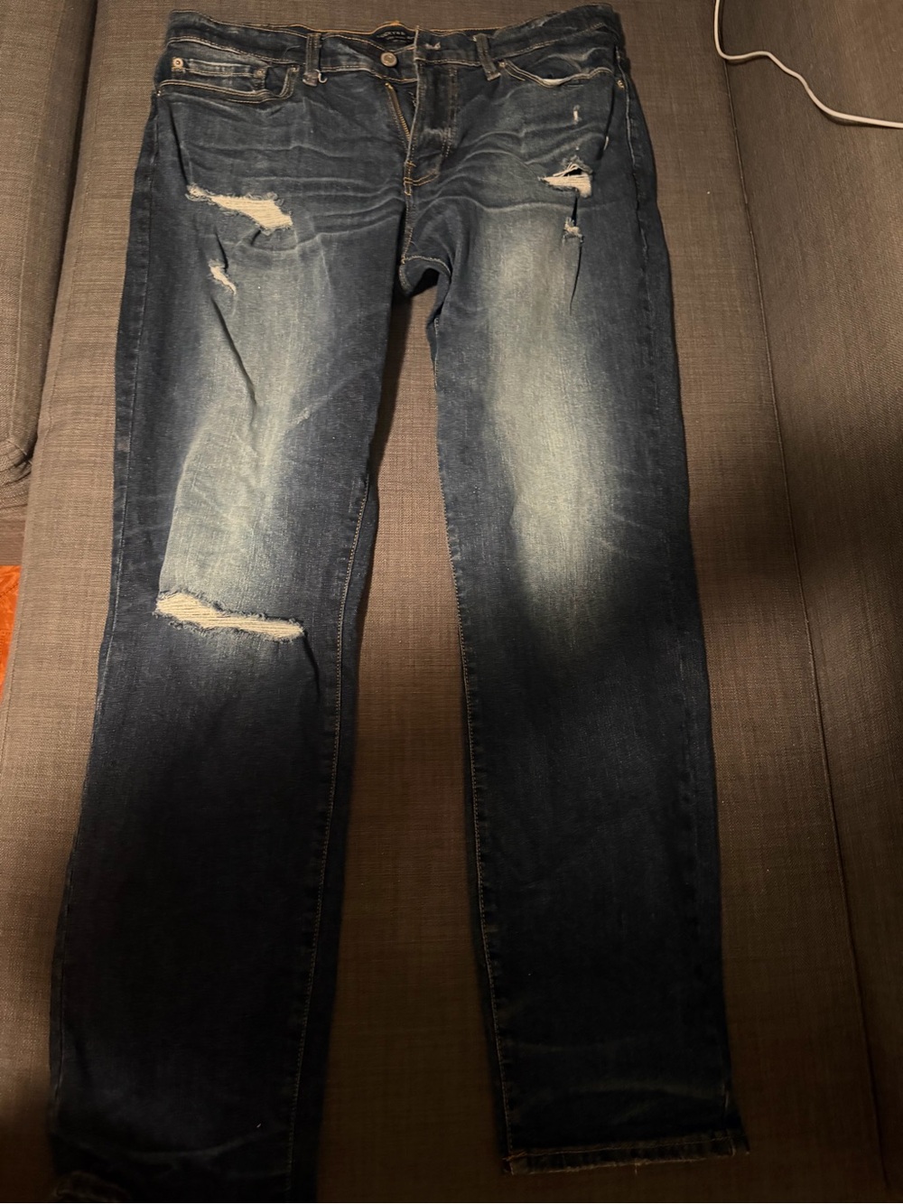 33/32 lucky brand Jeans 411 athletic taper